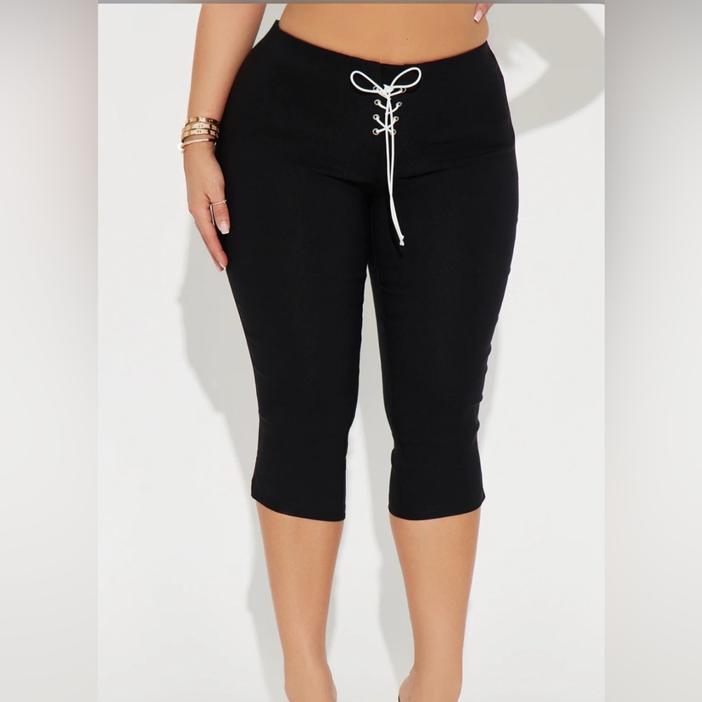 Fashion Nova Black Women's Shorts